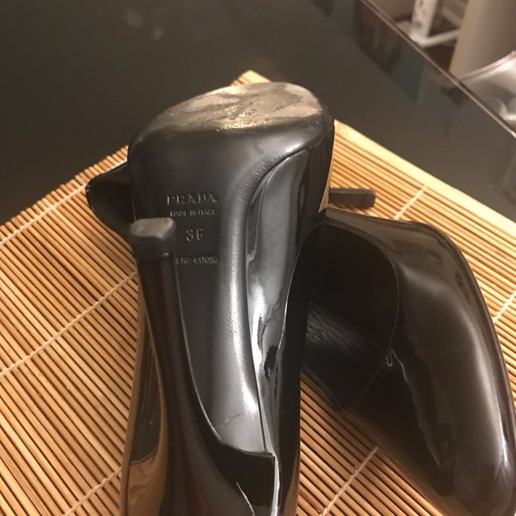 💯PRADA classic black patent leather pump in EUC! - Picture 7 of 7